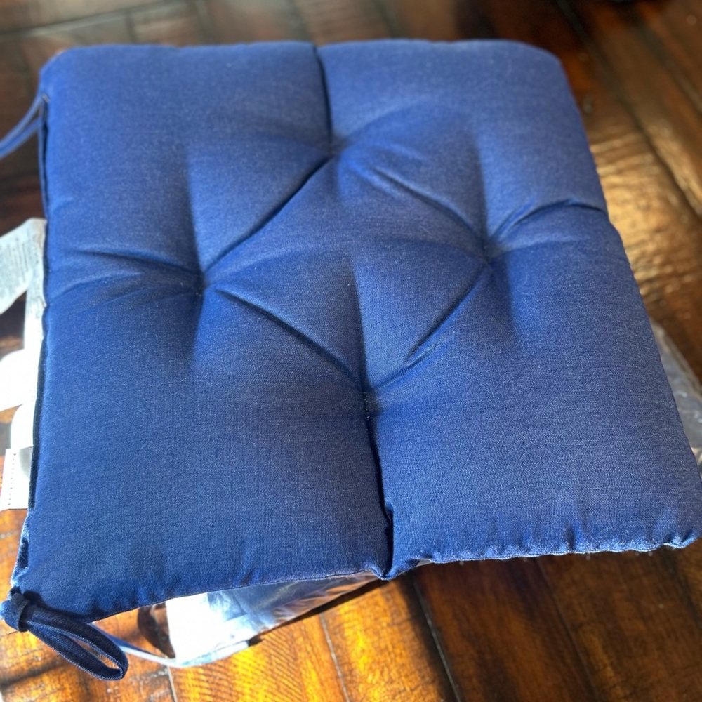 NWT Pottery Barn Tufted Outdoor Dining Chair Cushion